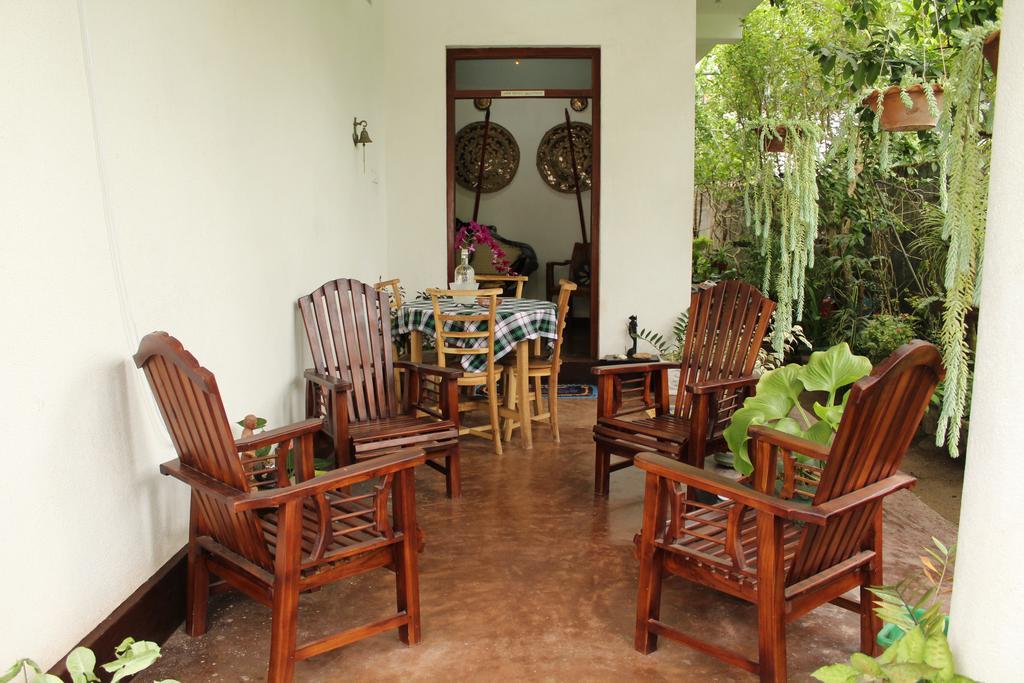 Weerakoon Garden Guest Hotel ฮิกคาดูวา ภายนอก รูปภาพ